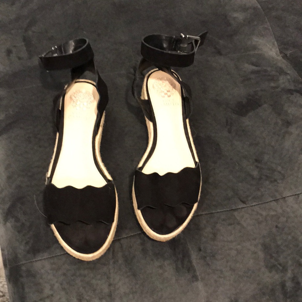 Vince camuto wedge size 7m 37.5 black